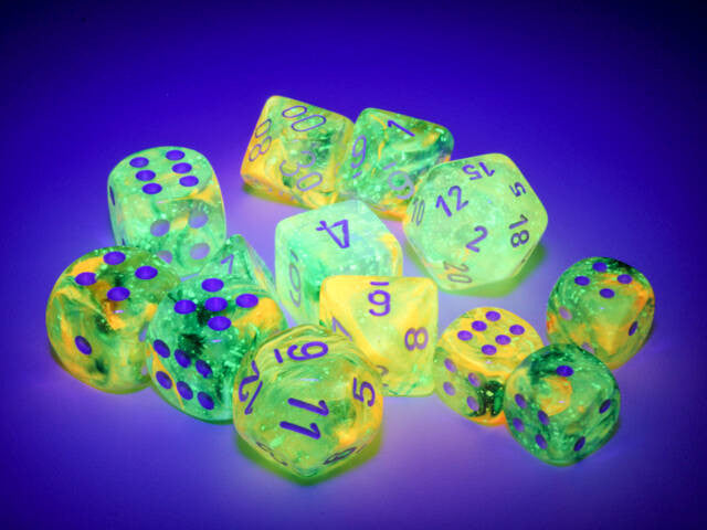 Chessex: 12mm D6 Nebula Spring/White Block (36 dice)